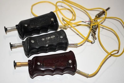 Lot of 3 COX PLUNGER THUMB SPEED CONTROLLERS 1-Red 2-Black - Image 1 of 4