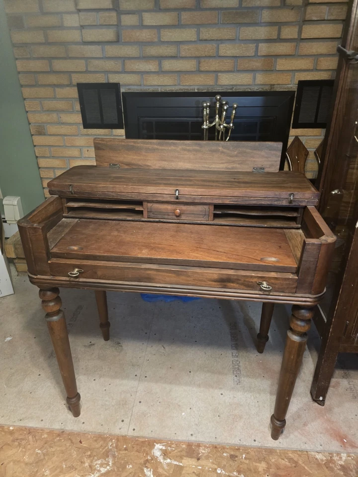 Bay View Furniture Co Vintage Flip-Top Spinet Ladies Desk - Image 1 of 1