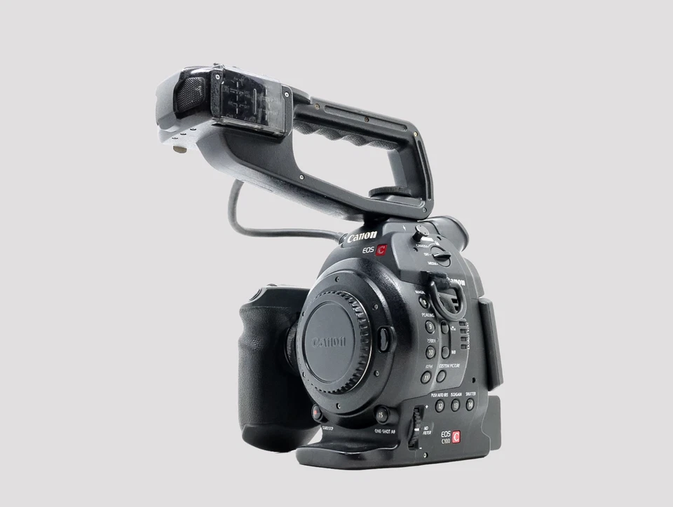 Canon EOS c100 ohne Objektiv, inklusive Netzkabel, Ladegerät und Akku - Bild 1 von 1