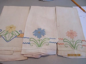 Vintage Geschirrtuch/Küchentuch mit Blumenstickerei 3er Set - Bild 1 von 8