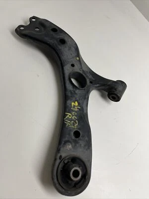 2010-2015 TOYOTA PRIUS FRONT RIGHT PASSENGER SIDE LOWER CONTROL ARM OEM — 第 1/4 张图片