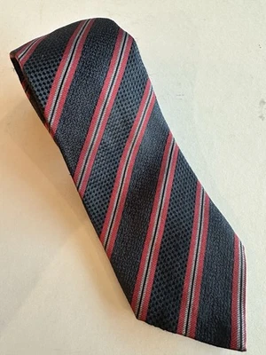 "Corbata de cuello de seda Hugo Boss negra y borgoña a rayas de 3"" de ancho" Foto 1 de 4