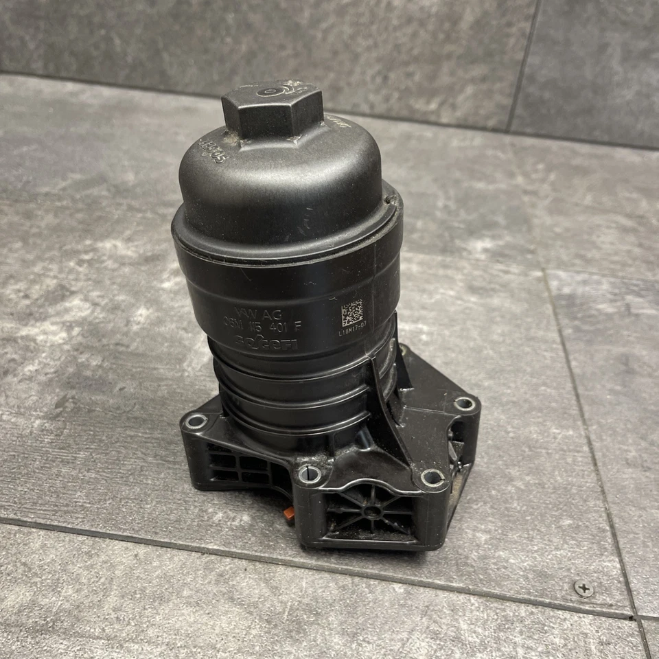 OEM 2018 - 2021 Audi S4 S5 3.0L ENGINE OIL FILTER HOUSING 06M115401K - Image 1 of 4