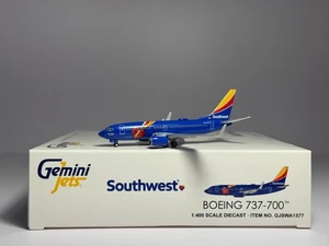 Gemini Jets 1:400 Southwest Airlines Boeing 737-700 N409WN Triple Crown One - Picture 1 of 2