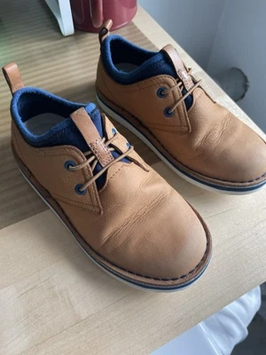 Clark’s Air Spring Fx Kids Shoes Tan Suede Size 10.5. wide - Image 1 of 4