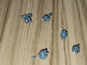 Warhammer 40k Miniatures Space Wolves Scouts Heads Bits Lot, F129 - Picture 1 of 4