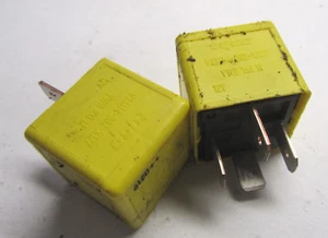 MG TF 2002 1.6l - 2x Yellow Relay - Picture 1 of 3