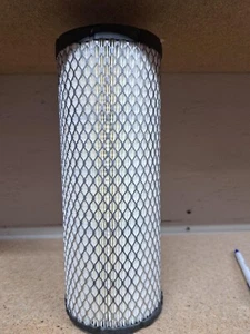 841497 BRIGGS & STRATTON AIR FILTER (MUST BUY ALL 4) - Picture 1 of 2