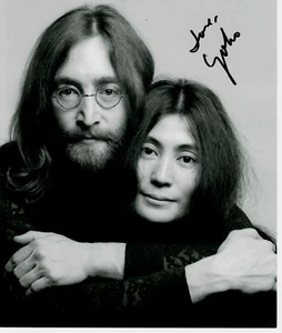 RARE! "Plastic Ono Band" Yoko Ono Hand Signed 8X10 B&W Photo Todd Mueller COA - Picture 1 of 2