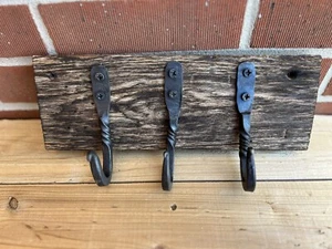 Hand Crafted Wooden Wall Hook Hanging Rack - Picture 1 of 6