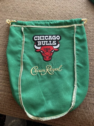 NBA  Chicago Bulls Tribute Bag CROWN ROYAL BAG 750 Ml Cover