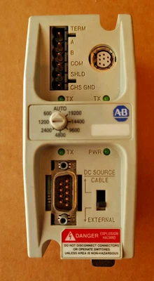 Allen Bradley 1761-NET-AIC con cable DF1 Foto 1 de 4