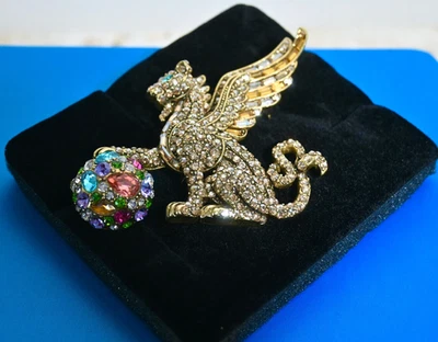 New $150 HEIDI DAUS Glamorous Griffin Crystal Brooch Pin - Image 1 of 4