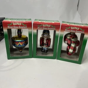 3- Adornos de vidrio soplado vintage bastón de caramelo, cascanueces, campana - Imagen 1 de 5