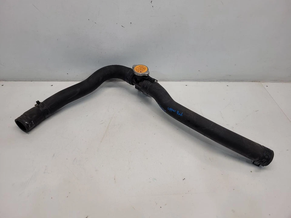 Manguera de radiador superior con tapa Mitsubishi Lancer 2008-15 (2,0 L/turbo) Foto 1 de 4