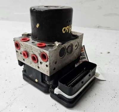 2014 Chrysler 300 ABS Anti Lock Brake Pump Assembly OEM - Image 1 of 4