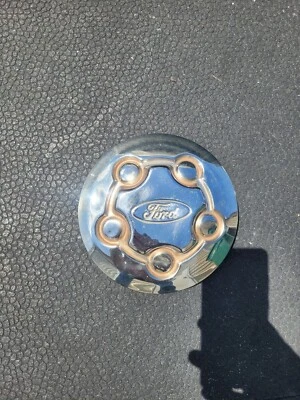 2006 FORD CROWN VICTORIA POLICE INTERCEPTOR CHROME CENTER CAP - Image 1 of 4