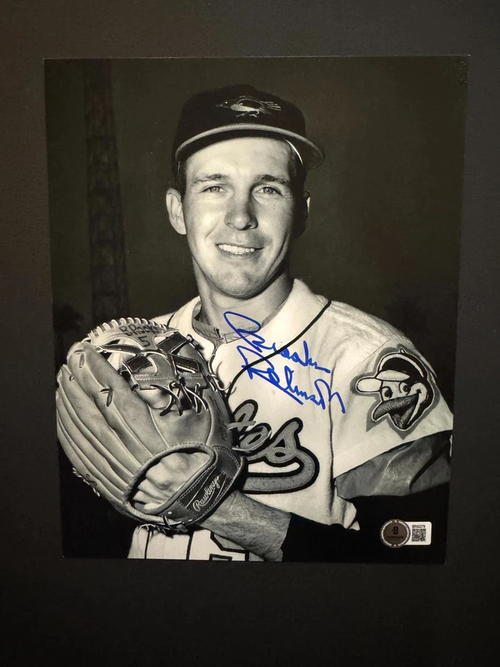 Brooks Robinson autographed signed Orioles HOF legend 8x10 photo Beckett BAS coa - Image 1 of 1