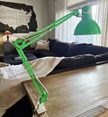 Lámpara de mesa/escritorio articulada ajustable brazo oscilante de sujeción tercial IKEA 💚  Foto 1 de 4