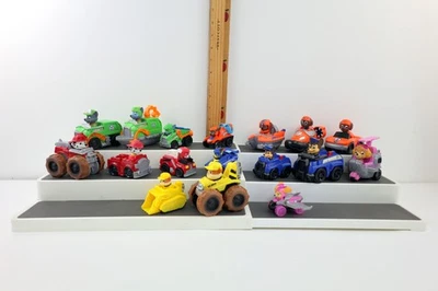 Lote de 17 vehículos de la Patrulla Canina coches corredores de rescate figuras persecución Skye escombros Zuma Foto 1 de 3