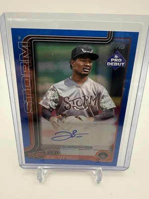 2025 Topps Pro Debut Leo De Vries Auto Blue Foil /150 - Image 1 of 3