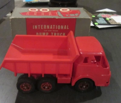 Product Miniature International Harvester Cab Over Engine Dump Truck 1/16 MIB - Image 1 of 4