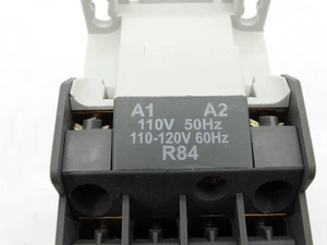 MITSUBISHI HF-KP13 SERVO MOTOR - Picture 1 of 3