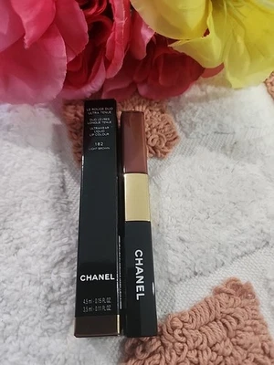 CHANEL LE ROUGE DUO Color #182 MARRÓN CLARO ULTRA TENUE LABIO LÍQUIDO NUEVO Foto 1 de 4