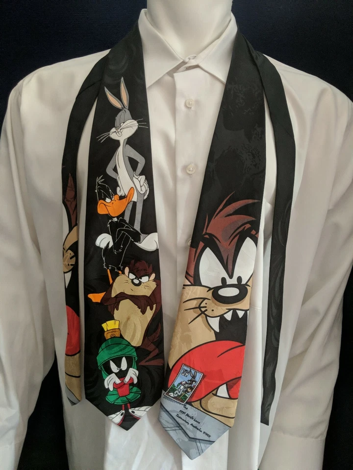 Colección de estampillas y corbatas de manía Looney Tunes 96 y 97 para hombre Foto 1 de 3
