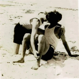 Gay Kissing on the Beach (blurry) 4x4, 1930s gay man's estate - Picture 1 of 1