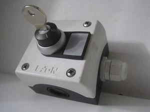 EATON 216526 Pulsador de llave en forma de 1 compartimento con llave M22 - Imagen 1 de 4
