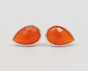Tachuelas facetadas de cornalina lágrima en plata | Pendientes curativos de piedras preciosas naranja - Imagen 1 de 12