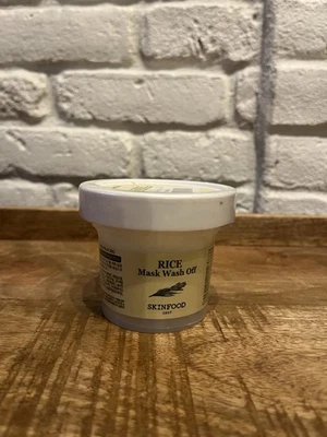 Máscara de arroz SKINFOOD lavada, exfoliante iluminadora, sellada, nueva, tamaño completo Foto 1 de 4