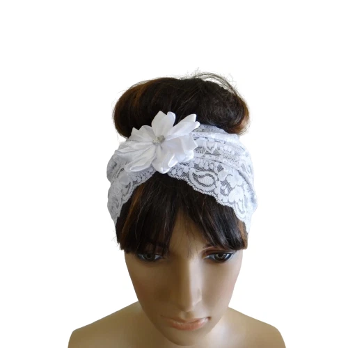 Faixa de cabeça branca. Faixa de cabelo da moda. Envoltório de cabeça feito à mão. Envoltório de cabelo de renda. - Imagem 1 de 1