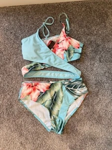 SHEIN Girls 3-Piece Swimsuit Set – Size 160 (12/14), Tropical Floral Bikini & Ma - Picture 1 of 4