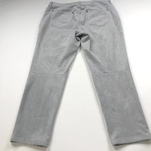 Pantaloni dritti Chico's ecopelle scamosciata 1,5 (vestibilità 34W 25L) vita media slim grigi come nuovi - Foto 1 di 10
