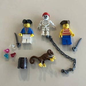 LEGO Pirates Minifigures Lot B with Monkey & Accessories - Picture 1 of 2