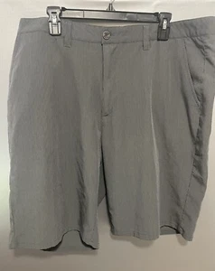 Travis Mathew Shorts Mens 38 Gray Golf Chino Flat Front 10" Inseam Polyester - Bild 1 von 4