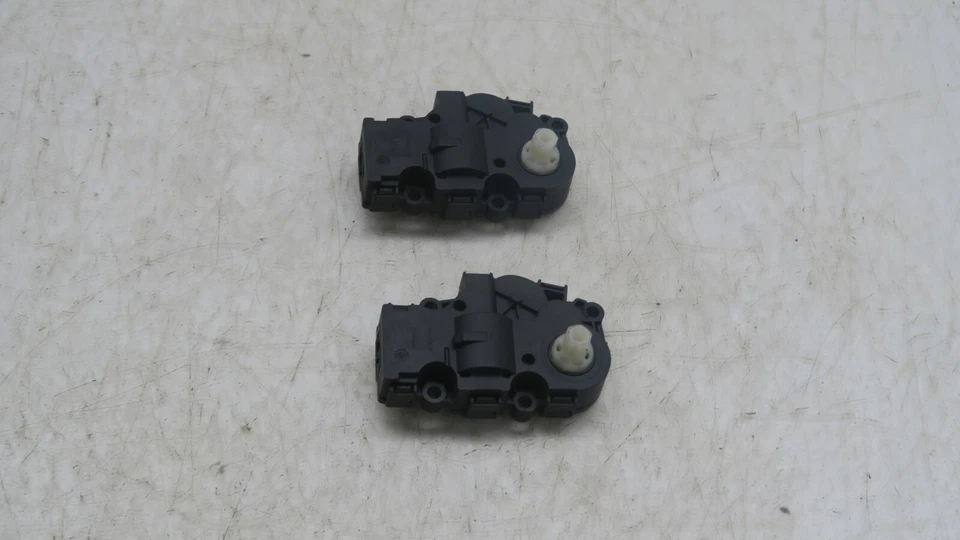 2017-2023 Land Rover Discovery OEM HVAC Vent Actuators Set Of 2 - Image 1 of 4