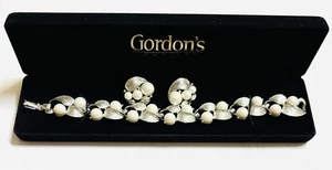 Vintage Lisner Jewelry Silver Tone and White Bracelet Earrings Set - Picture 1 of 6