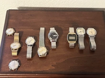 Lote De 9 Relojes De Colección 8 Timex 1 Futura - 2 De La Funcionamiento Timex - 2 Correas De Reloj Foto 1 de 4