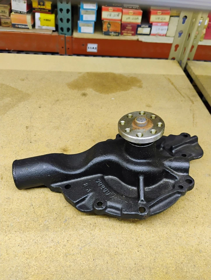 Bomba de água Chevrolet Truck 8 cilindros 1956 1957 1958 reconstruída AfterMarket WP1331A - Imagem 1 de 4