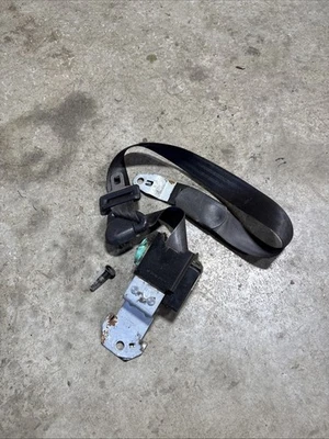 Cinturón de seguridad delantero para conductor Jeep Cherokee XJ 97-01 4 puertas OEM (BLK98) Foto 1 de 4