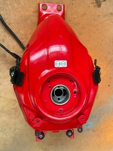 SUZUKI GSXR 125 2021 ABS RED FUEL TANK PETROL CELL FREETECH - Picture 1 of 12