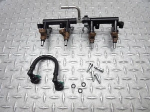 2014 11-20 Suzuki GSXR 750 GSXR750 Fuel Gas Petrol Injector Nozzle Main Rail - Picture 1 of 13