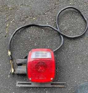 Ford Truck Stop Tail Light 9070 W/ Bracket - Foto 1 di 6