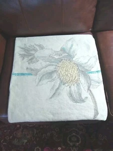 Pottery Barn Linen Magnolia Flower Pillow Cover 20" Fall 2010 # 2902930 RARE EUC - Picture 1 of 19