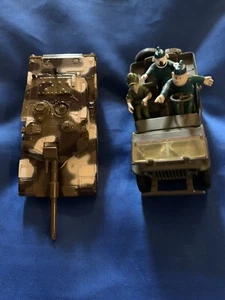 lot of two pull back army tank &rare vintage gate beetle bailey jeep 1/32 - Picture 1 of 7