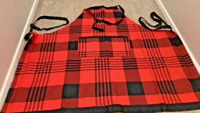 Delantal de cocina Martha Stewart con bolsillos - 100 % algodón rojo/negro a cuadros Foto 1 de 4