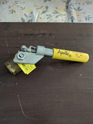NEW - Conbraco APOLLO 71-504-01 Ball Valve W/ Spring Return Handle NOS 3/4" - Image 1 of 3
